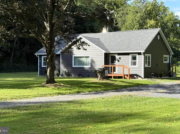 9173 S Fork Rd, Moorefield, WV 26836