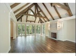 1019 E Illinois Rd, Lake Forest, IL 60045