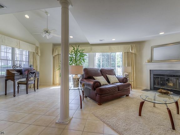 4th image of 16 Waldeck Ct #35