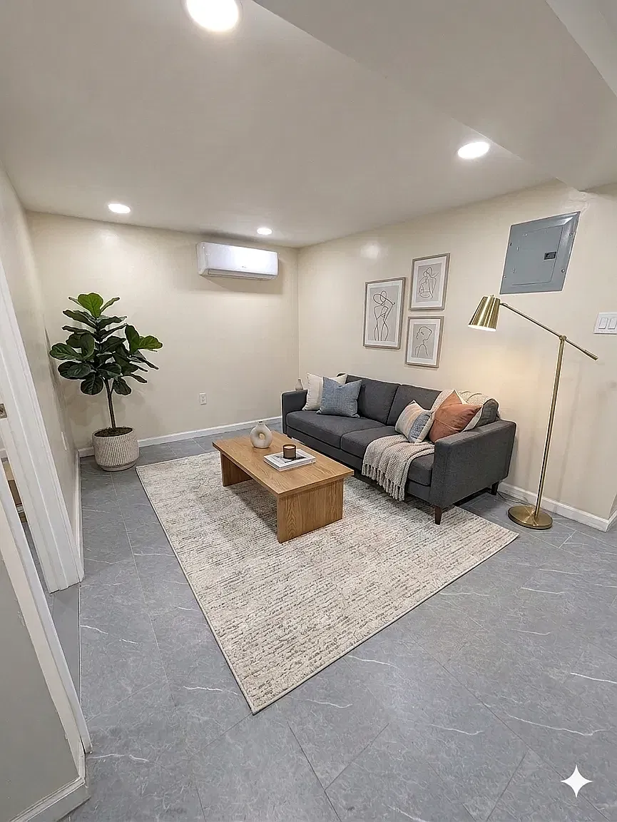 1534 Vyse Avenue — Photo 4