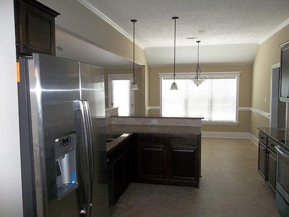 5th image of 4802 Ken Miles Dr