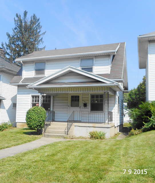 1st image of 3807 E 3rd St