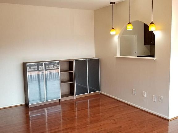 4th image of 7600 Savannah St APT 204