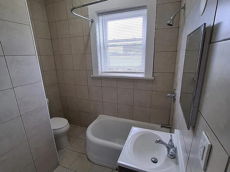 220 Roseville Ave #6C — Photo 5