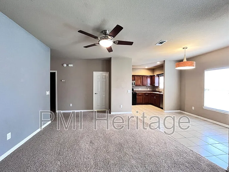 3200 SW Windrift Ave #1 — Photo 5