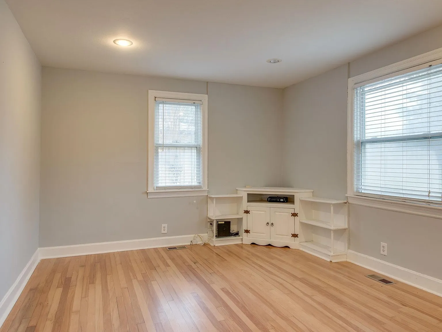 2 bed, 1000 sqft, $2,250 — Photo 1