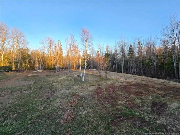 1096 Packard St, Bathurst, NB E2A 6J2