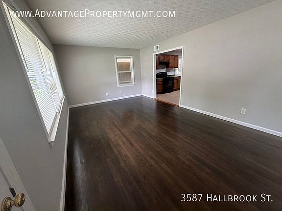 4th image of 3587 Hallbrook St