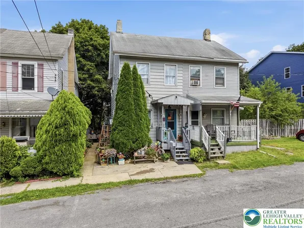 439 S Walnut St, Slatington, PA 18080