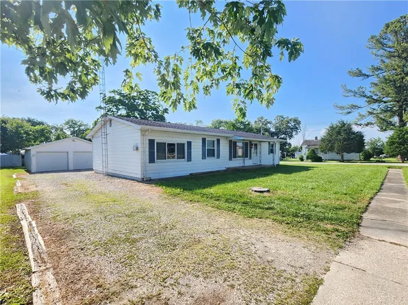 324 Madison St, Mason, IL 62443