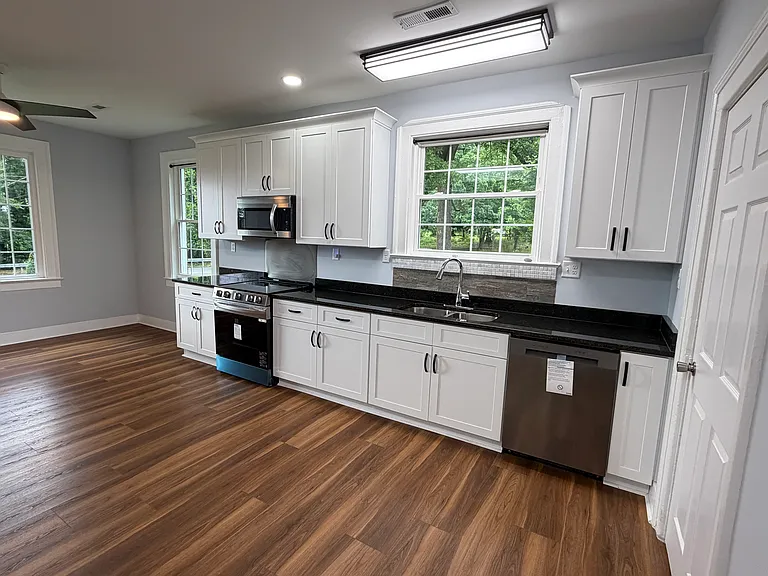 1211 Glenwood Dr — Photo 5