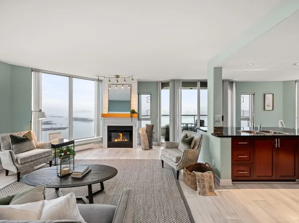 69 Jamieson Ct #1205, New Westminster, BC V3L 5R3