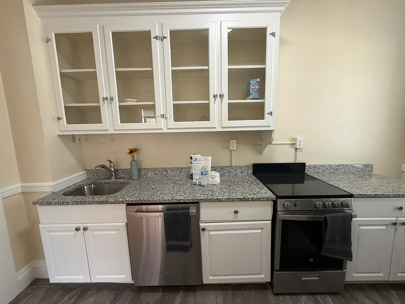 1 bed, 460 sqft, $2,799 — Photo 2
