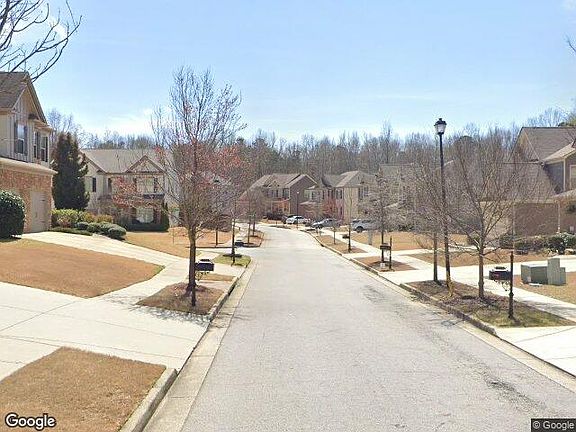 Exterior Neighborhood (street photo)