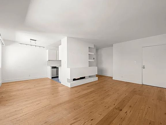 2nd image of 811 1/2 6th St #304