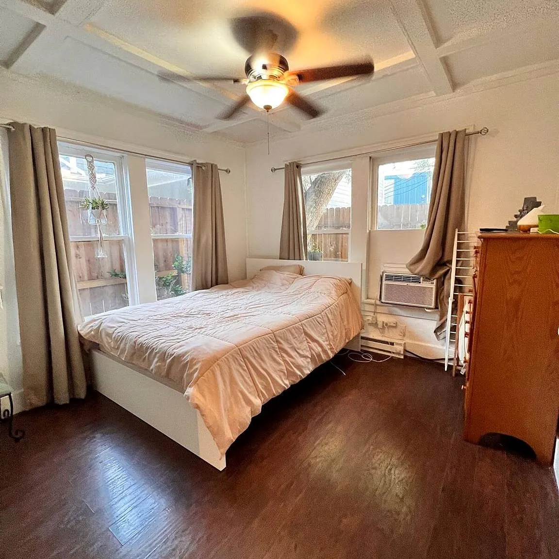 1 bed, 1.0 bath, 690 sqft, $1,350 — Photo 4