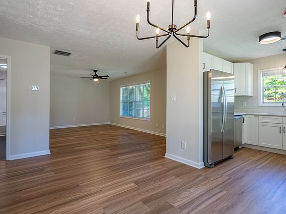 2nd image of 4926 Farmstead Ct NE