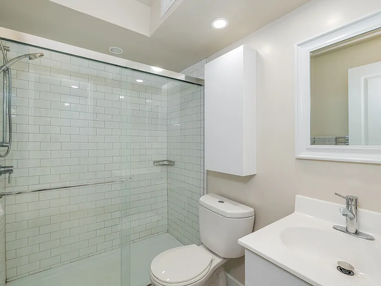 Pine Manor Apartments — Photo 11