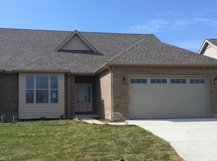 1932 Old Collinsville Rd, Swansea, IL 62226