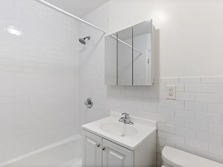 420 Highland Ave — Photo 11