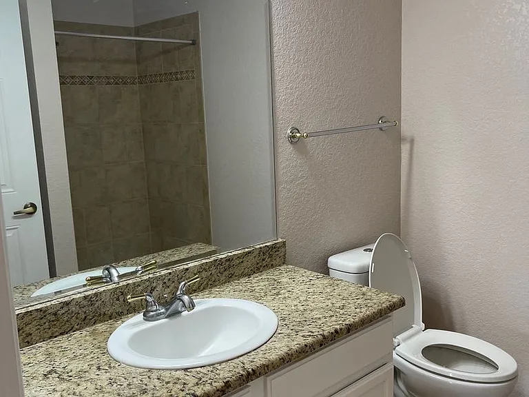 4600 E Moody Blvd #7L — Photo 10