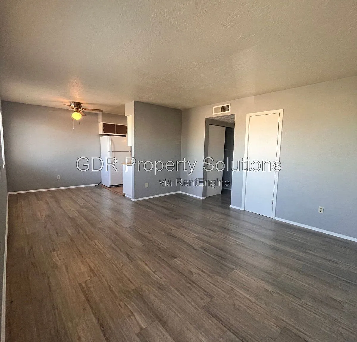 2 bed, 1.0 bath, $820 — Photo 3
