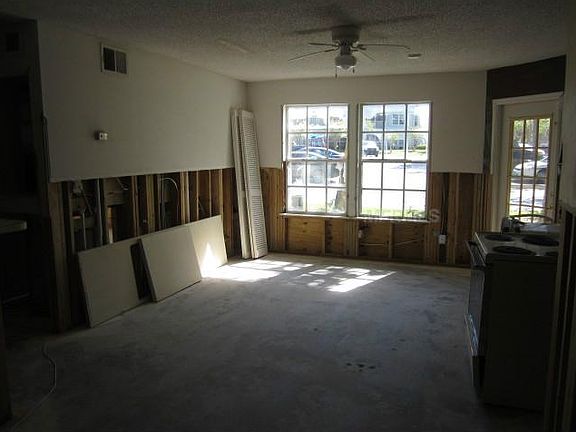 4th image of 6172 Westgate Dr APT 104