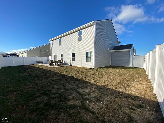 4th image of 833 Lando Creek Dr