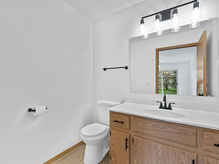 Tamarack Gardens-Fox Hills Apartments LLC — Photo 7