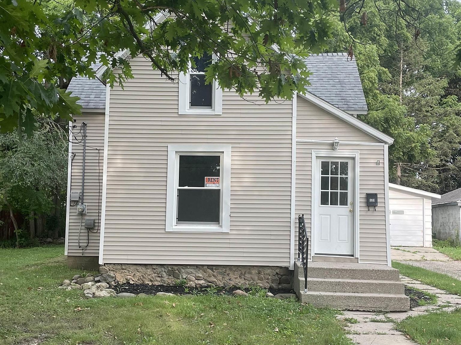 206 N Grover Ave, Alma, MI 48801 Zillow