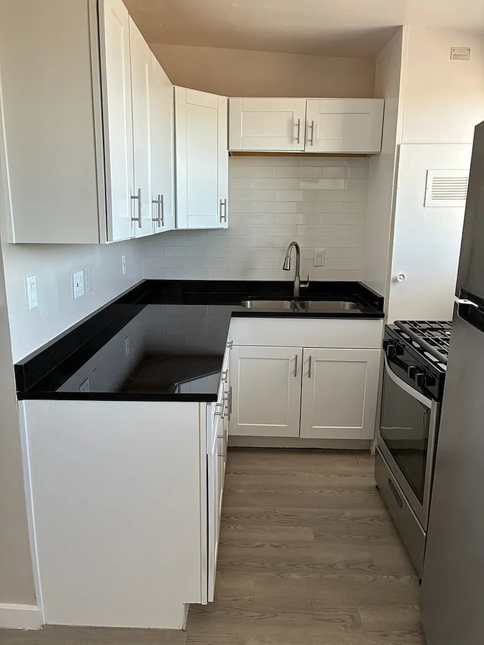 2 bed, 1.0 bath, $895 — Photo 1