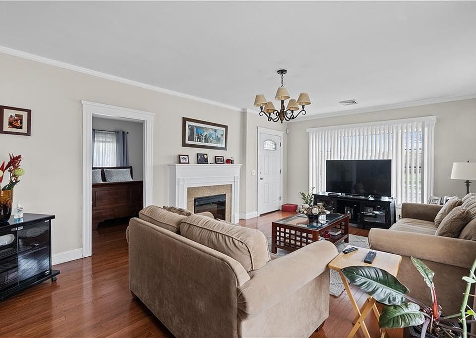 416 Daggett Ave, Pawtucket, RI 02861 Zillow