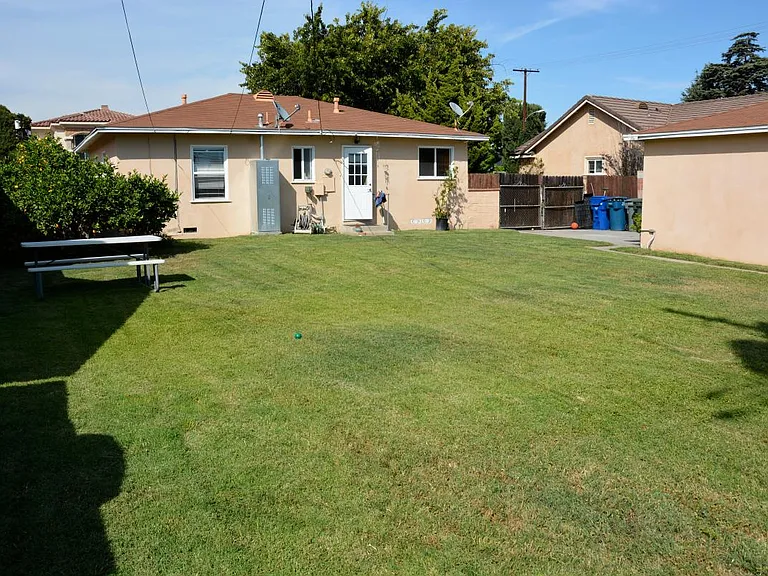 9060 Farm St — Photo 5