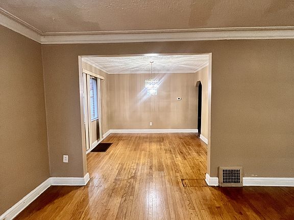 living room leading into dinning room