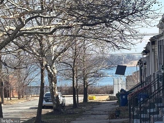 5th image of 2401 Annapolis Rd