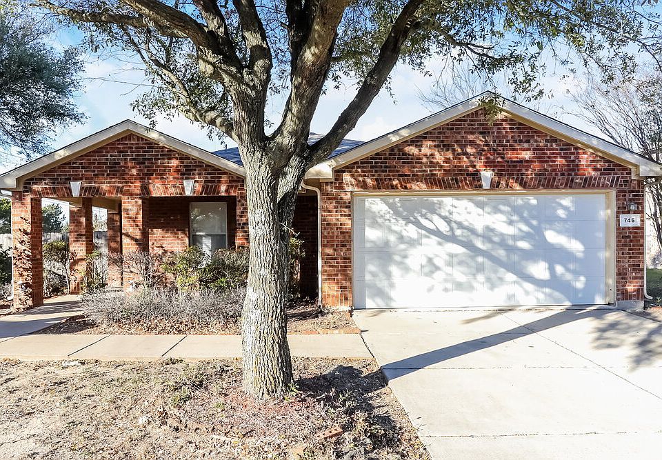 1st image of 745 Capricorn St