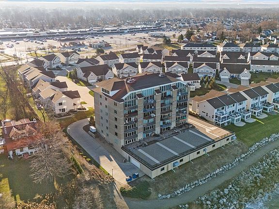 2nd image of 9523 Larimar Dr