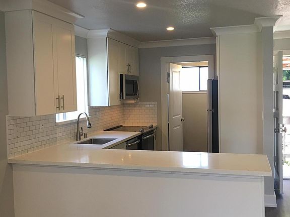 5th image of 5054 Wilder Dr