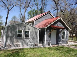 277 N 6th St, Flippin, AR 72634