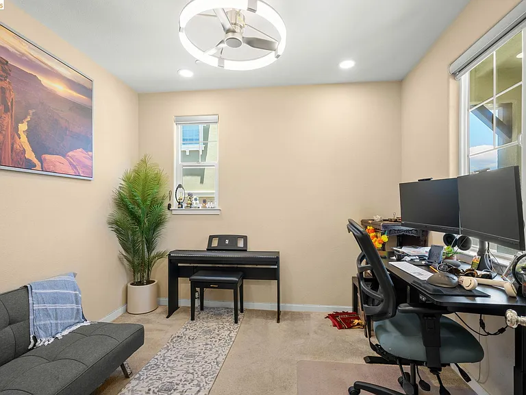 339 Emory Ct — Photo 12