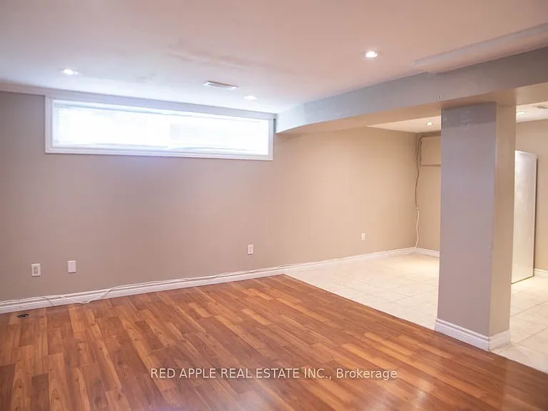 126 Longford Dr — Photo 17