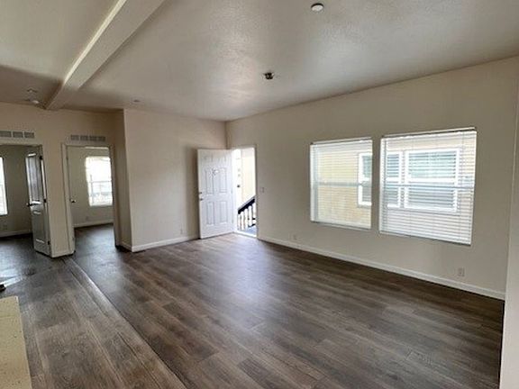 4th image of 3572 N Blythe Ave #135