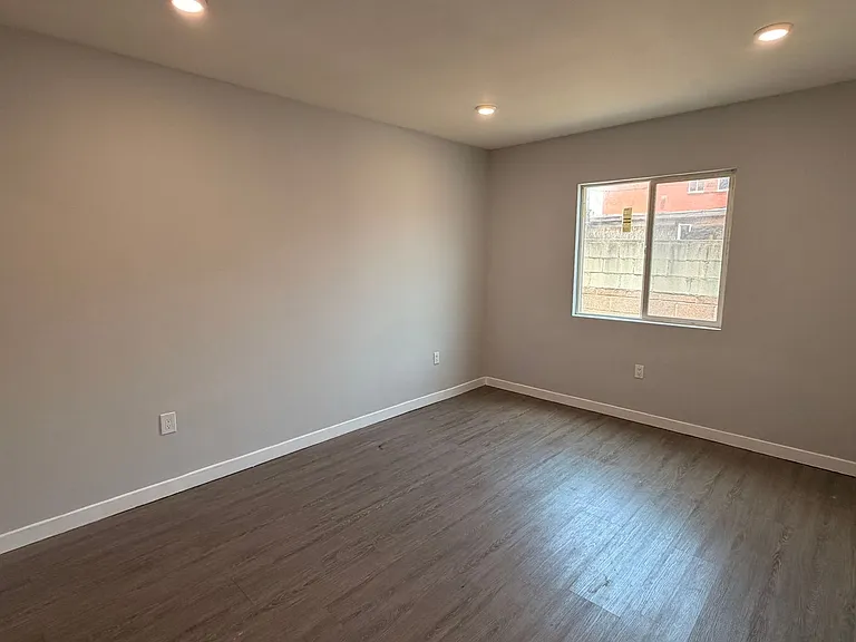 6222 S West Blvd — Photo 12