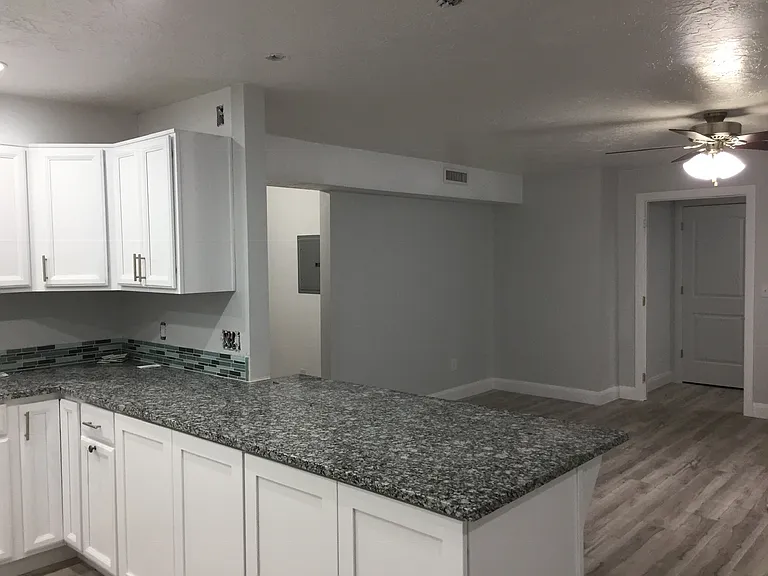 311 N 700 W #1 — Photo 7