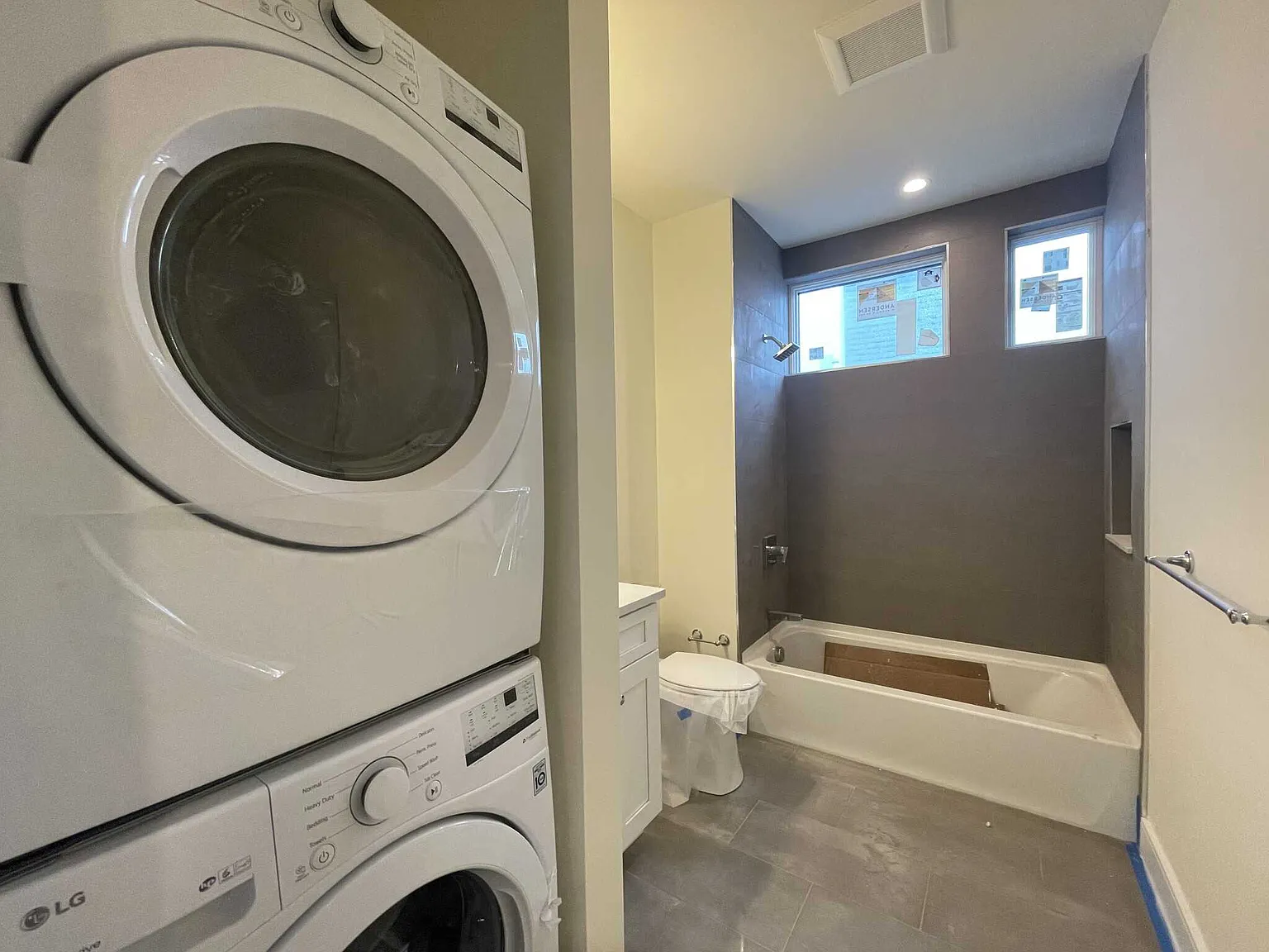 3 bed, 2.5 bath, $6,000 — Photo 3