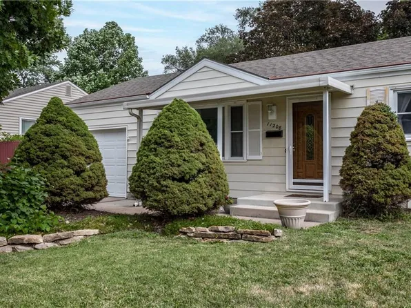 11208 W 70th Ter, Shawnee, KS 66203