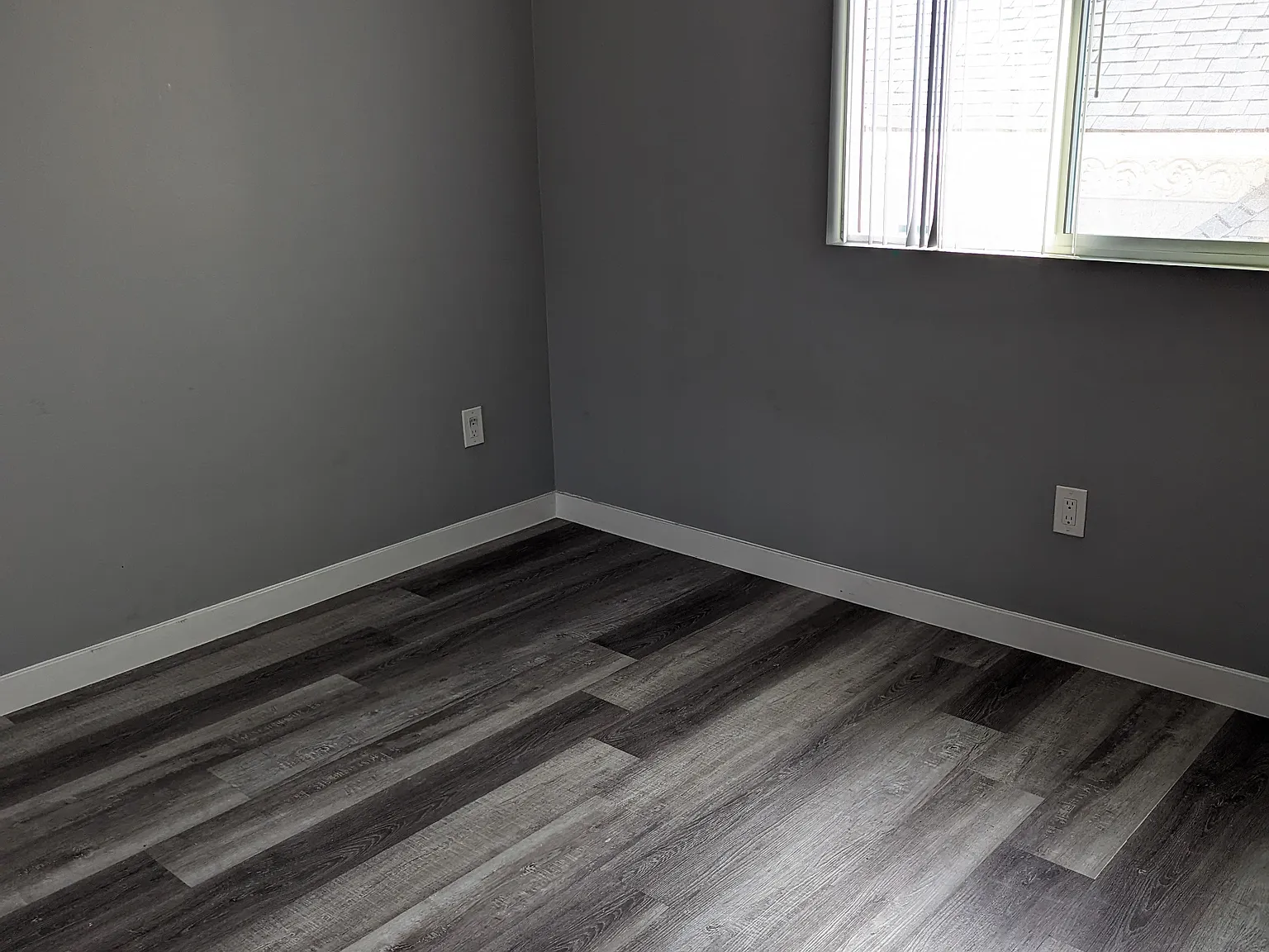 1 bed, 1600 sqft, $1,000 — Photo 2