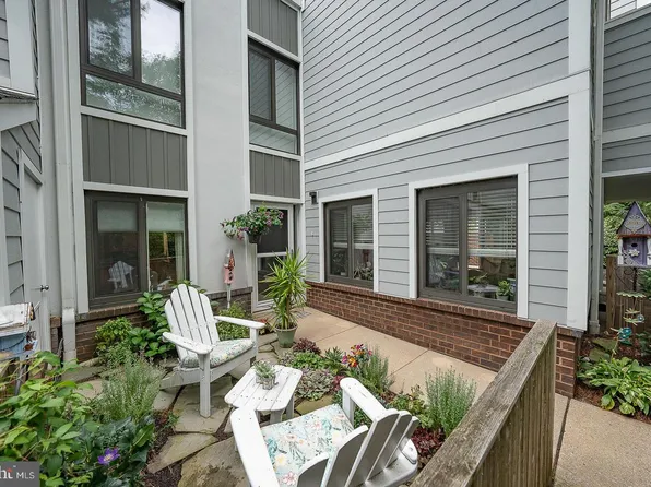 1710 Oakwood Ter APT 4G, Penn Valley, PA 19072