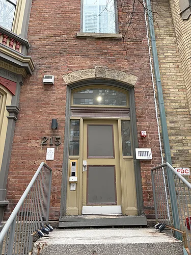 215 Jarvis St #4 Photo 1