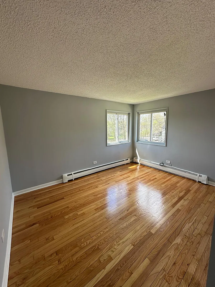Building Photo - 1111 Broadway Ave #3N